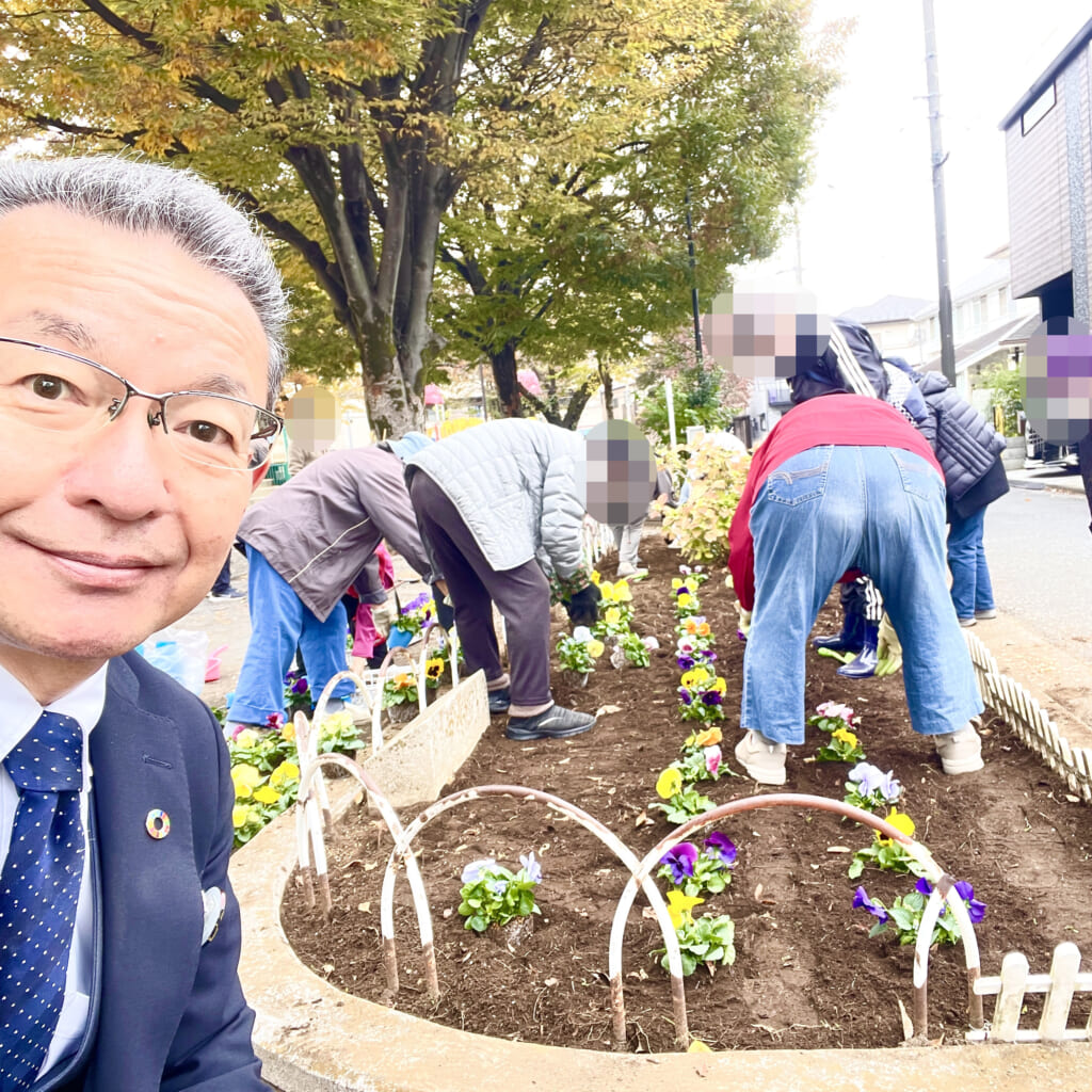 【東町公園花壇植替え】